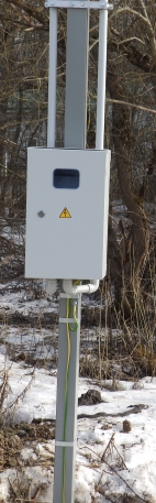 Металлическая опора с электросчетчиком установлена в сельском поселении Зубовское Клинский район